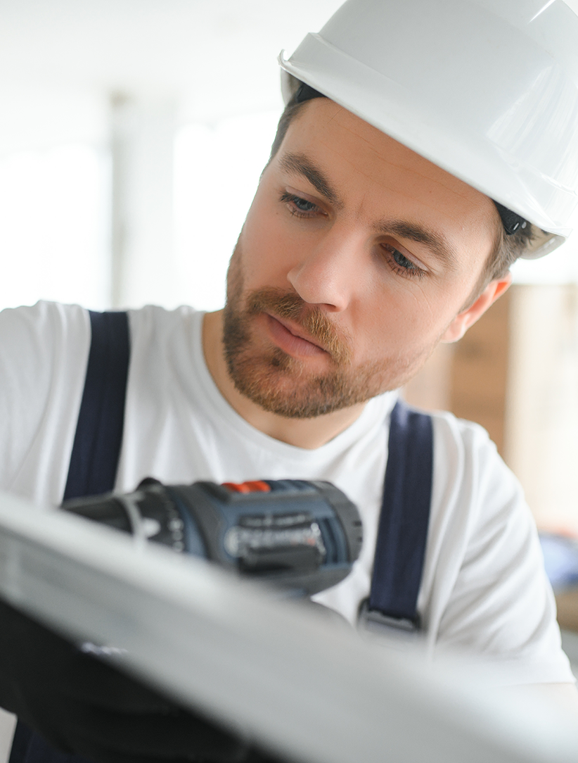 Handyman working in Los Angeles
